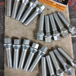 Bullone Ruota Conico per Cerchi in Lega misura 14x1,50 Lunghezza 50 mm Chiave 17 Acciaio 10.9 ( testa bulloni ) xb12