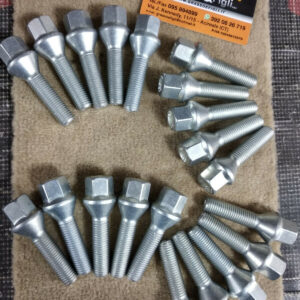 Bullone Ruota Conico per Cerchi in Lega misura 12x1,50 Lunghezza 40 mm Chiave 17 Acciaio 10.9 ( testa bulloni ) xb71