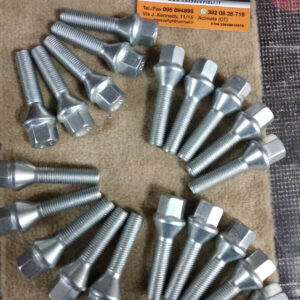 Bullone Ruota Conico per Cerchi in Lega misura 12x1,50 Lunghezza 42 mm Chiave 17 Acciaio 10.9 ( testa bulloni ) xb72