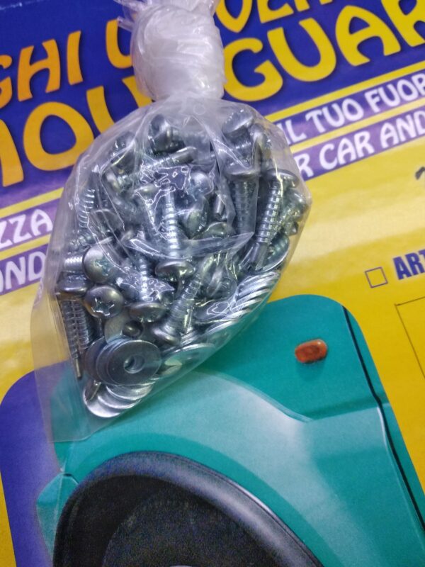 Codolini - Parafanghi in Gomma Sagomati Universali Rotolo 6 metri per 5,5 cm di Esposizione per Auto e Fuoristrada 4x4 Estensione allargamento carreggiata Parafanghi in Gomma Sagomati Universali Rotolo 6 metri  Parafanghini paraganghino - immagine 5