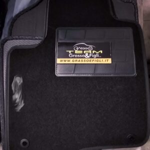 Set Tappeti Auto Fiat Panda 2012 > in Moquette Nero con Rinforzo Battitacco e Velcro di fissaggio ricamato
