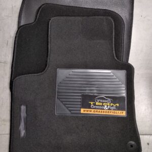 Set Tappeti Auto VW - Volkswagen Touareg dal 2010 in poi -  Moquette Nero con Rinforzo Battitacco e Velcro di fissaggio ricamato