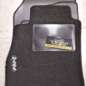 Set Tappeti Auto Nissan Juke dal 2010 al 2019 -  Moquette Nero con Rinforzo Battitacco e Velcro di fissaggio ricamato
