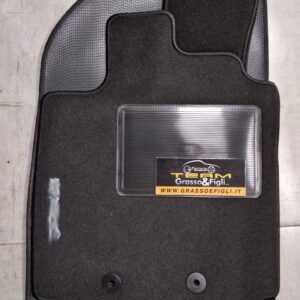 Set Tappeti Auto Renault Clio B seconda serie dal 2005 al 2013 -  Moquette Nero con Rinforzo Battitacco e Velcro di fissaggio ricamato