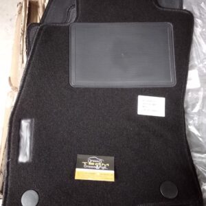 Set Tappeti Auto Alfa Romeo MiTo /  con logo  -  Moquette Nero con Rinforzo Battitacco e Velcro di fissaggio ricamato