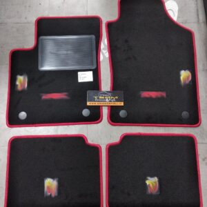 Set Tappeti Auto Fiat Abarth 500 /  con logo Abarth Bordo Rosso -  Moquette Nero con Rinforzo Battitacco e Velcro di fissaggio ricamato